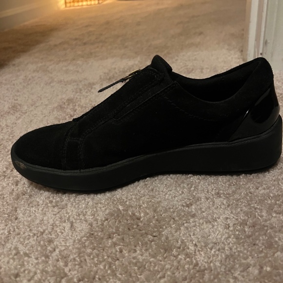 Clark’s - Picture 5 of 5